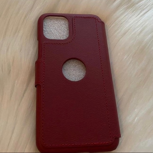Burgundy iphone 11 pro case from LUPA - Picture 3 of 3